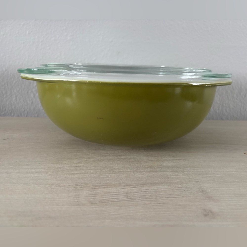 Vintage Pyrex Avocado Green 024 Round Casserole Dish w Clear Lid 2 684 C